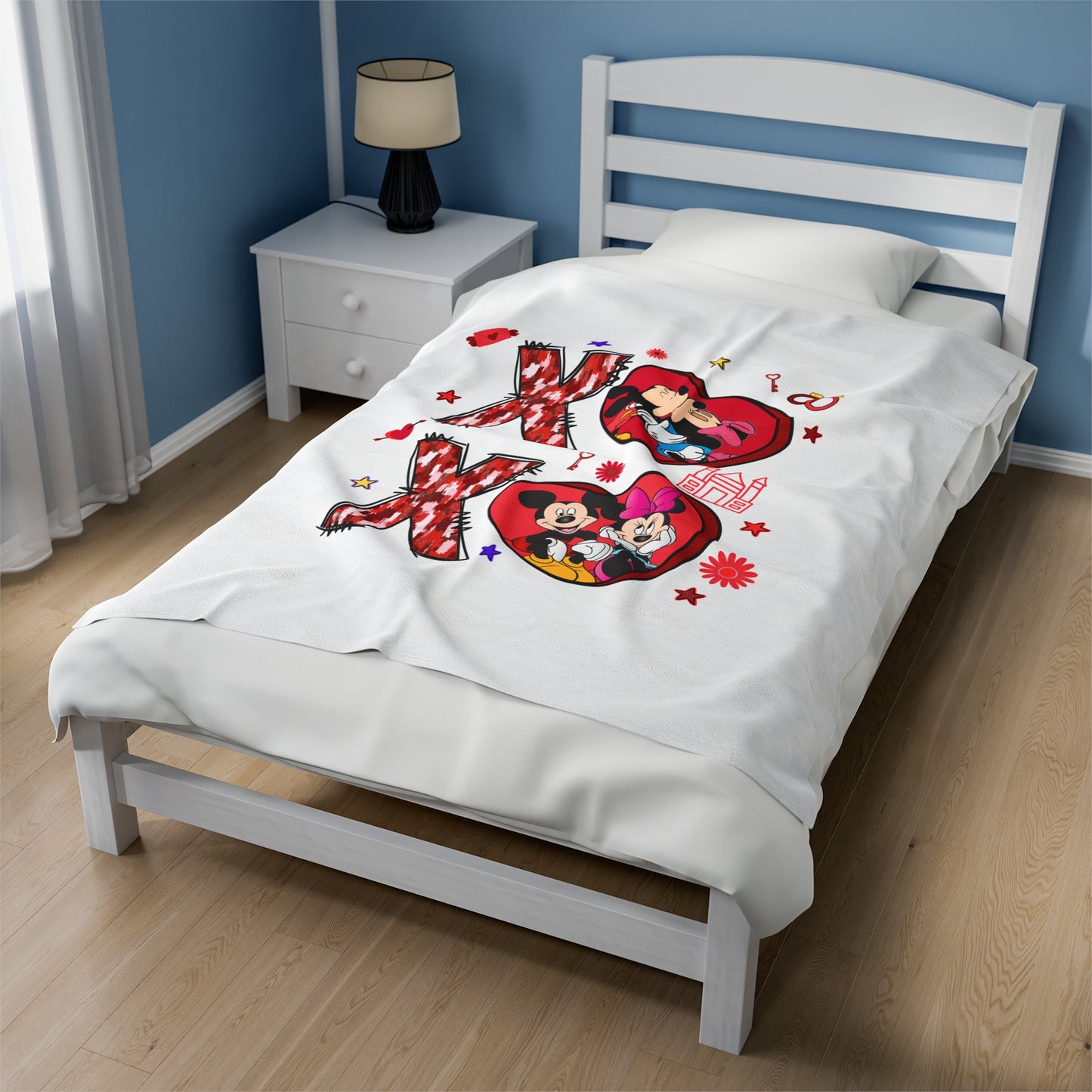 Mickey and Minnie Love Plush Blanket - Cozy Velveteen Gift for Couples